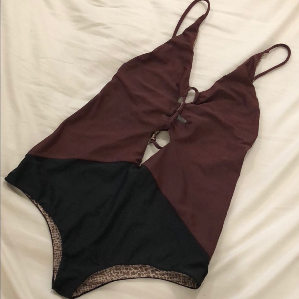 ACACIA KOKOMO (USED)